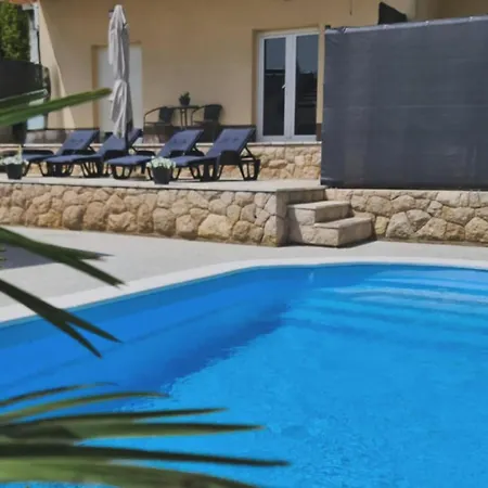Lejlighed Shadesofblue M & M Sleeps 4 With Pool Imotski